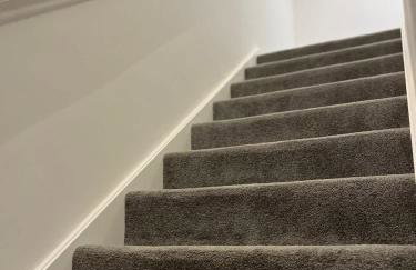 Joyful Group - Stylish 2 Bedroom Duplex with Sofa Bed in Salford M5 - Foto 5