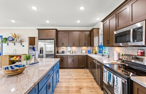 Caza Azul Luxury 4BR Getaway, Gated Community, Canal Views & Lift - Foto 14