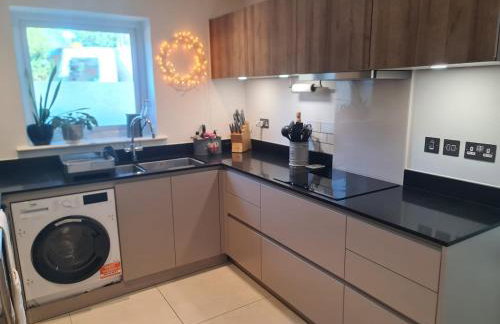 The Snuggery-Hot Tub-Free Parking-Accessible - Foto 8