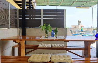 Sea View Family Residence - Photo 2