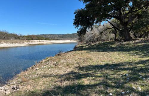 Nueces River Cabins-Pecan Cabin - Foto 1