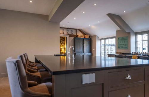 Georgian Country House -Panoramic Views -Sleeps 12 - Photo 54