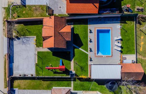 Timber Cottage With Pool - Happy Rentals - Foto 3