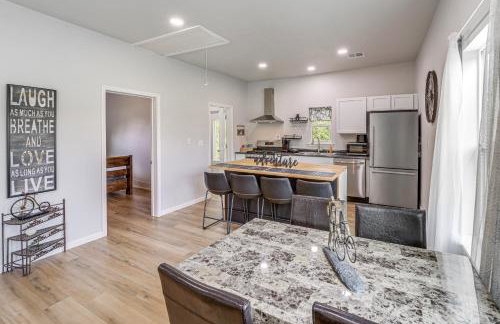 Large Yard and Grill Family Home in McAlester! - Foto 6