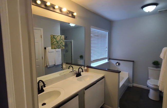 Remodeled and Inviting Free EV Charging Station Level 2 - Photo 57