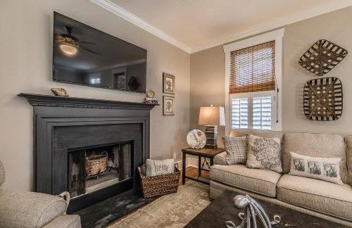 New Listing - Centrally located Beaufort home - Foto 14