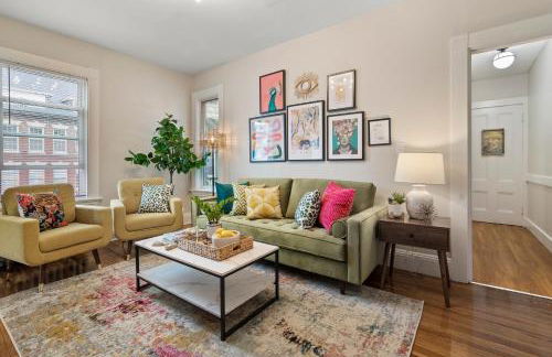 Downtown Beverly Minutes to Salem+Train w/Parking - Photo 11