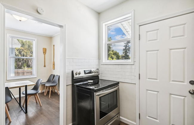 Cove Cottage - 3 Bedroom w/Private Pool. Sleeps 6. Quiet Community, Close to Fishing Marinas. 3 Home by RedAwning - Foto 11