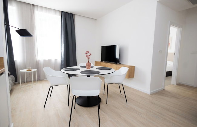 Kula & the Top Apartments - Photo 21