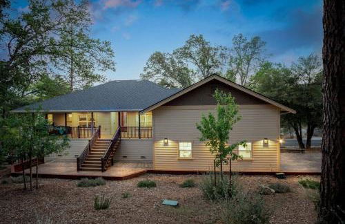 New Luxury 5BR Cabin in Pine Mountain Lake! 1 Minute to Beach! Massage Chair! Close to Yosemite! Perfect for Retreats and Escapes All Seasons! - Foto 66