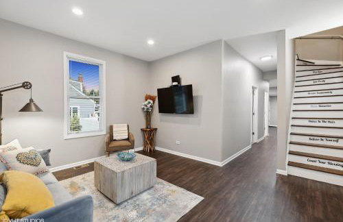 Modern Retreat, Double lot with Pergola, Fire pit, Game room, 5 min to Brookfield Zoo - Foto 1