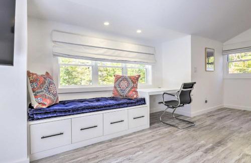 Modern Escape with Fire Pit, Near Lake Waramaug - Foto 19