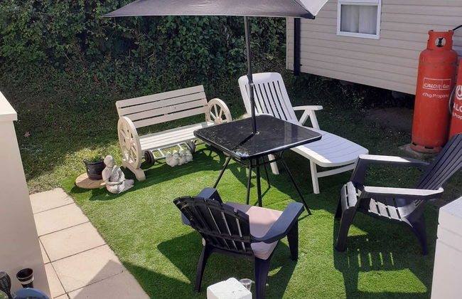 Cozy Chalet Sleeps 4 With Garden - Foto 10