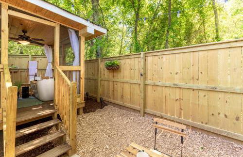 The Small Modern Villa Outdoor Tub-Unit B - Photo 18