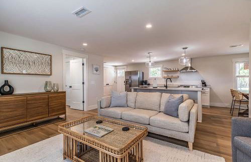 Newly Renovated LowCountry Cottage with Marsh Views - Sleeps 6 - Foto 3