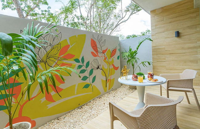 Spacious Apartment With Terrace and Rooftop Pool - Photo 9