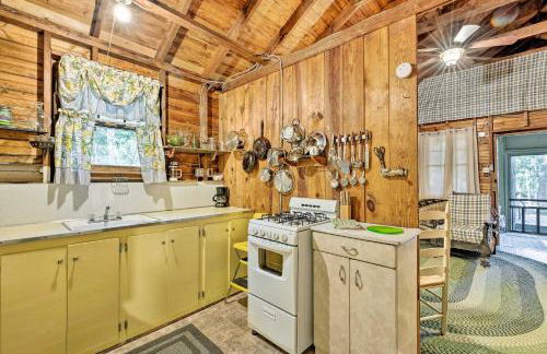 Southold Cottage with Patio and Grill - Walk to Beach! - Foto 9