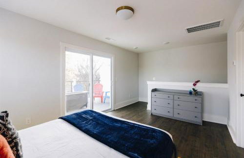 Birdsong Bungalow - Hot Tub, Game Room, Fire Pit - Foto 8