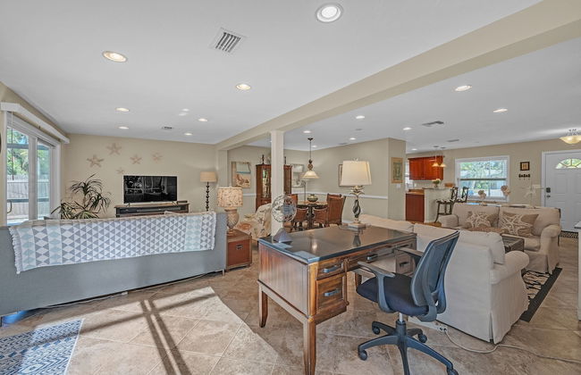 Comfy Home W/ Heated Pool Near Siesta Key Beach 2 Bedroom Home - Foto 10