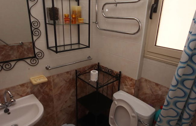 2 Bedroom House near Tombs of the Kings - Photo 19