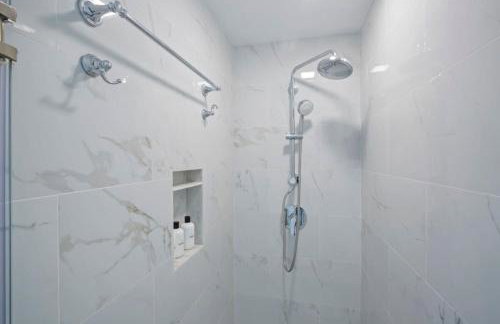 @ Marbella Lane - Buckingham Place Laundry + P - Photo 65