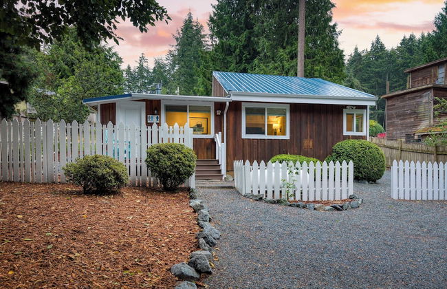 Cottage By The Bay by Avantstay 0.5mi to Beach! - Foto 1