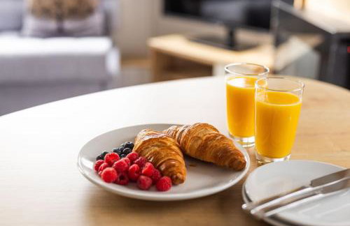 The Lake House - Quiet, Dog Friendly, By the Lake, Free Parking - Photo 16