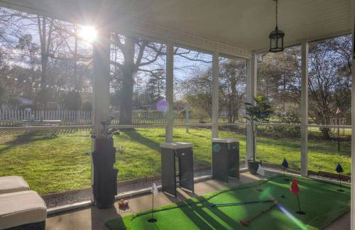 5min drive to AN Golf Club l Pet-Friendly l Big Backyard, BBQ & Fun Activities - Foto 23