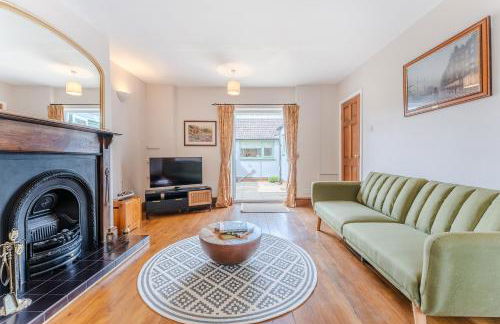 Charming 2 Bed Property - Photo 13