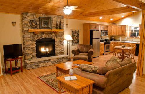 Rustic Cozy Cabin with Hot-tub in Carbondale, Illinois - Foto 2