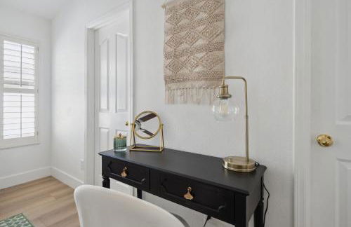 Chic Desert Retreat - Lush Spa Pool - Mini Golf - Foto 33