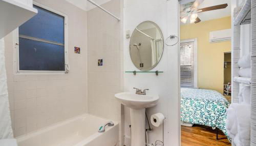 Charming 2Bd 1Bth Cottage near River - Melwood - Foto 4