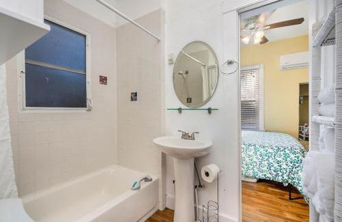 Charming 2Bd 1Bth Cottage near River - Melwood - Foto 4