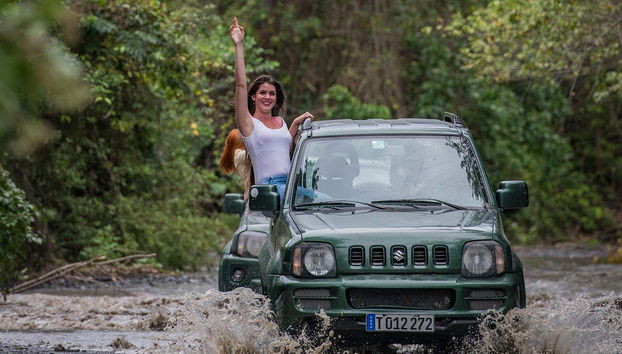 Jeep Safari por el Parque Nacional Cristóbal Colón - Foto 5, Saludando desde el jeep