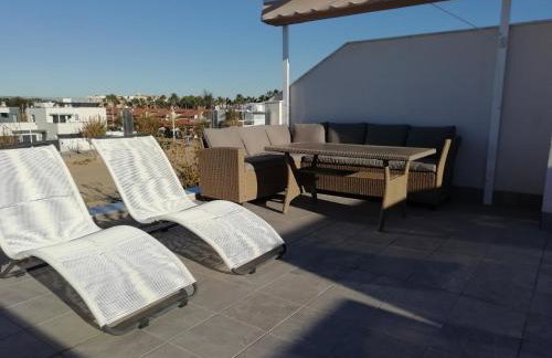LUXURY 3 BED, 2 BATH DETACHED VILLA, PRIME LOCATION, ONLY 400 MTRS TO THE BEACH - Foto 42