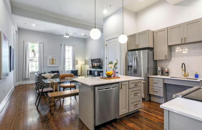 The Irish House - Photo 26