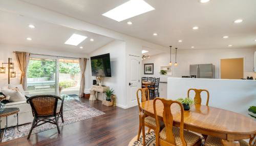 Modern Meadow Vista Vacation Home w/ Spacious Deck - Photo 3