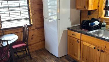 Cozy Cabin near Dove Ridge Winery and Lake Weatherford - Foto 1