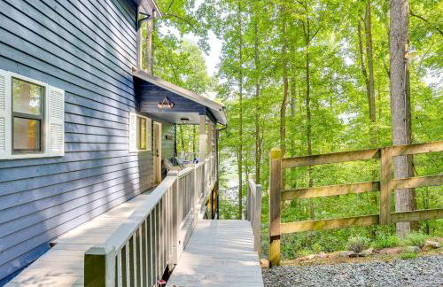 Lakefront Murphy Getaway with Deck, Dock and Kayaks! - Foto 28