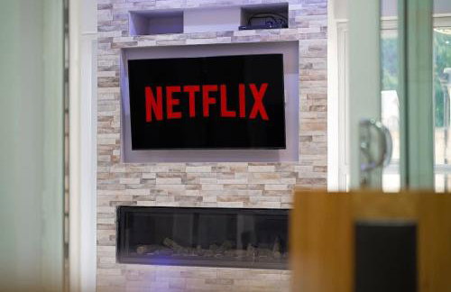 Stylish Home With Free Parking And Easy City Access - Photo 17