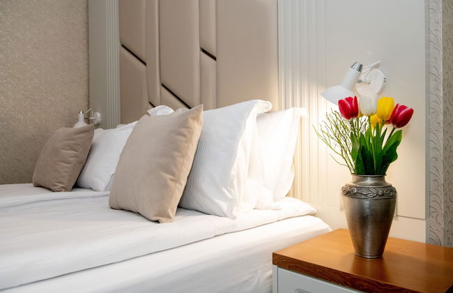 Agora Boutique - Photo 48