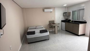 AP frente à praça bem localizado - Foto 5