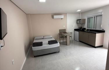 AP frente à praça bem localizado - Foto 5