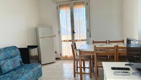 F004 - Fano, trilocale con terrazzino a 30mt dal mare - Foto 5