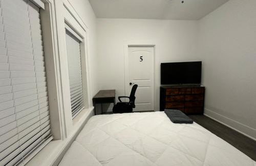 #1 - 5BR 1BA - Unit A - Private Entire Home - WiFi - Foto 17