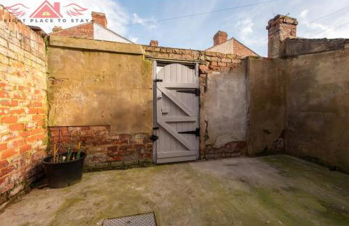 Darlington Modern 2 Bed Apartment Great for Contractors - Photo 13