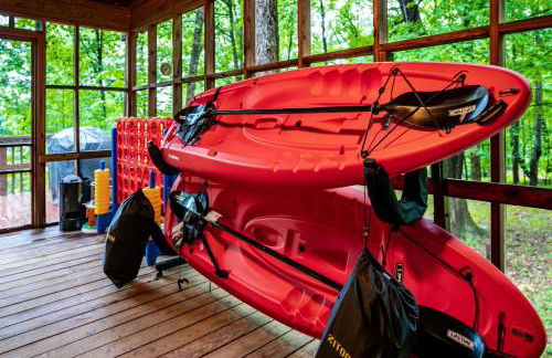 River Cabin w Hot Tub, Screened Porch & Fire Pit - Photo 4