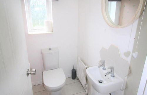 3 Bed Detached - 3 Bathrooms - Parking - Quiet - Foto 28