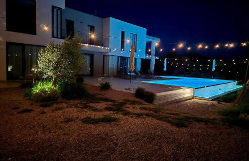 Villa KM 5 Bedroom with pool and garden - Foto 27