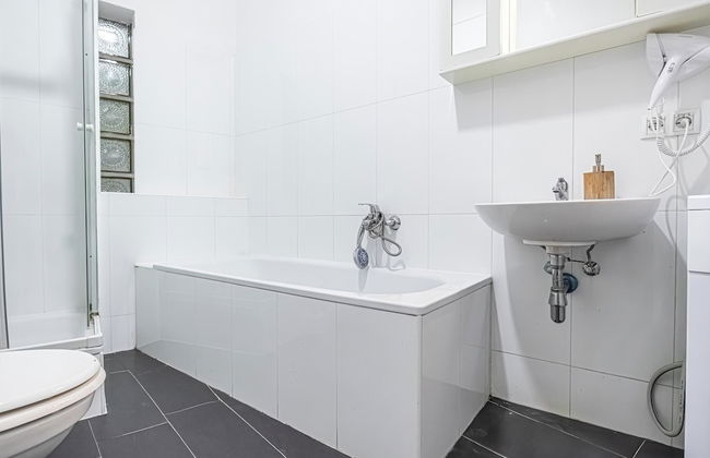 Cozy Room Near U6 Dresdner Subway Line - Foto 44